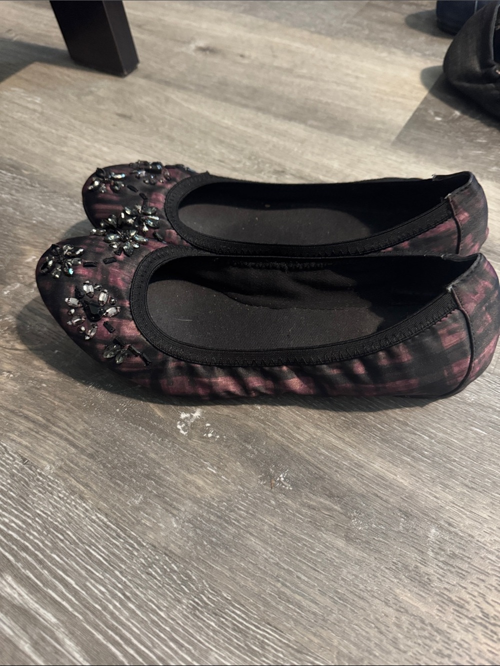 Embellished Purple and Black Vera Wang Ballet Flats - Picture 2 of 4